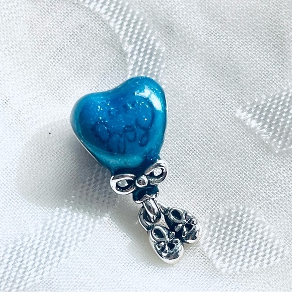 👶 NWOT Baby Boy Charm – Changes Color with Temperature ✨ - Picture 2 of 15